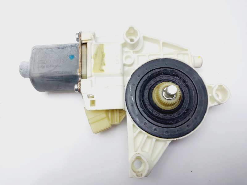 Recambio de motor elevalunas trasero derecho para mercedes-benz clase m (w164) referencia OEM IAM A2518200208  