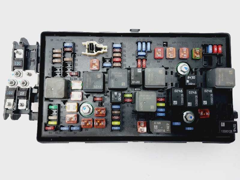 Recambio de caja reles / fusibles para opel insignia berlina selective referencia OEM IAM 22933569  