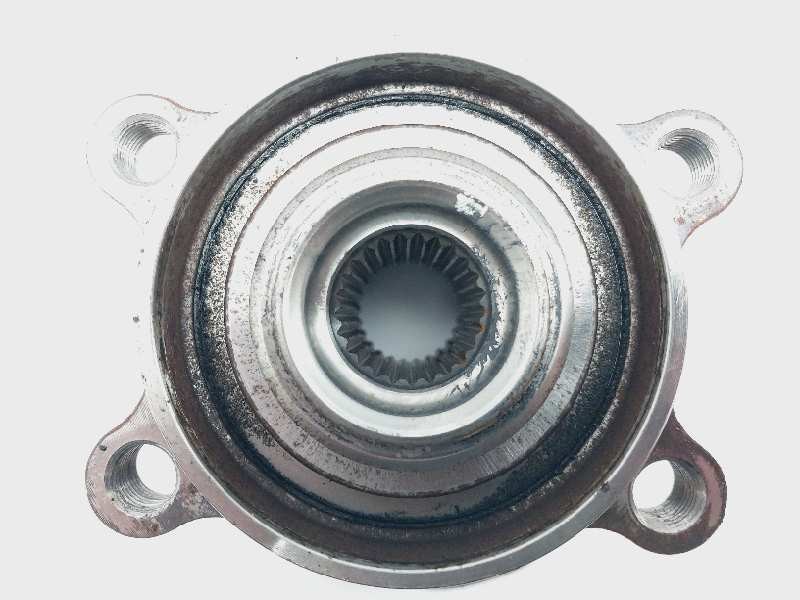 Recambio de buje para renault kadjar limited 4x4 referencia OEM IAM 432024EG0A  