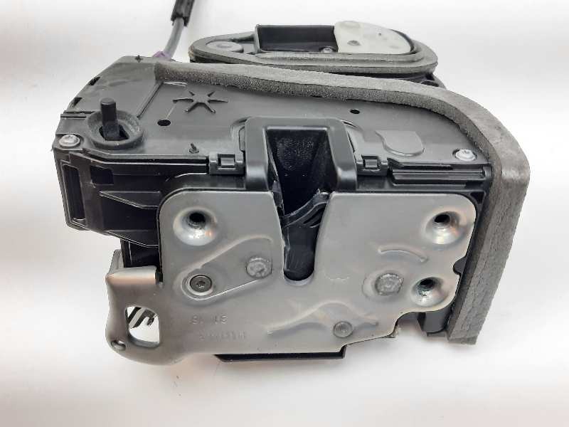 Recambio de cerradura puerta trasera derecha para opel insignia grand sport excellence referencia OEM IAM 13598385  