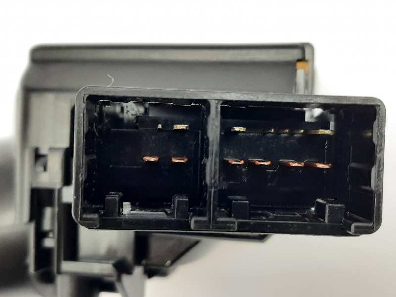 Recambio de mando limpia para lexus ct 200h white edition referencia OEM IAM 4819017F462  