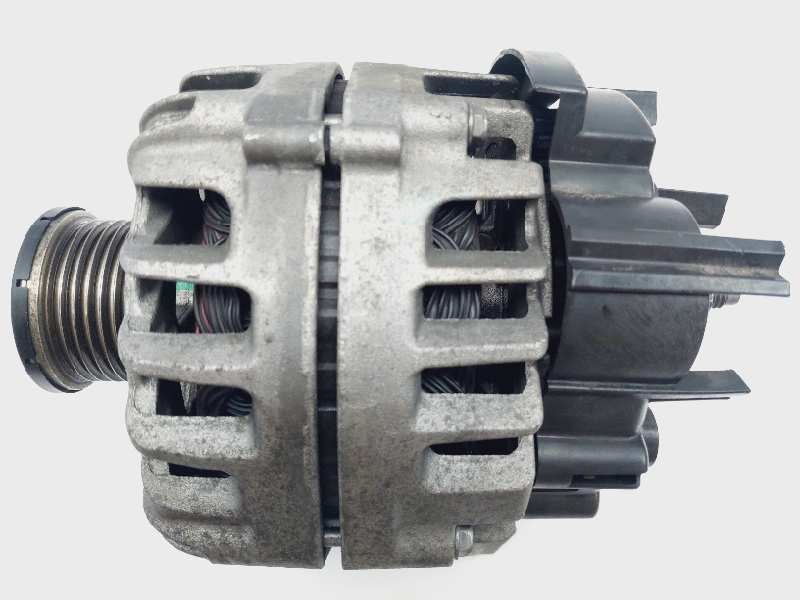 Recambio de alternador para renault megane iv berlina 5p limited referencia OEM IAM 231008040R 2613543A 
