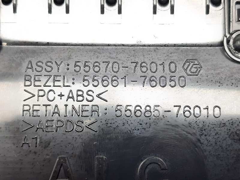 Recambio de rejilla aireadora para lexus ct 200h white edition referencia OEM IAM 5567076010 5566176050 5568876010