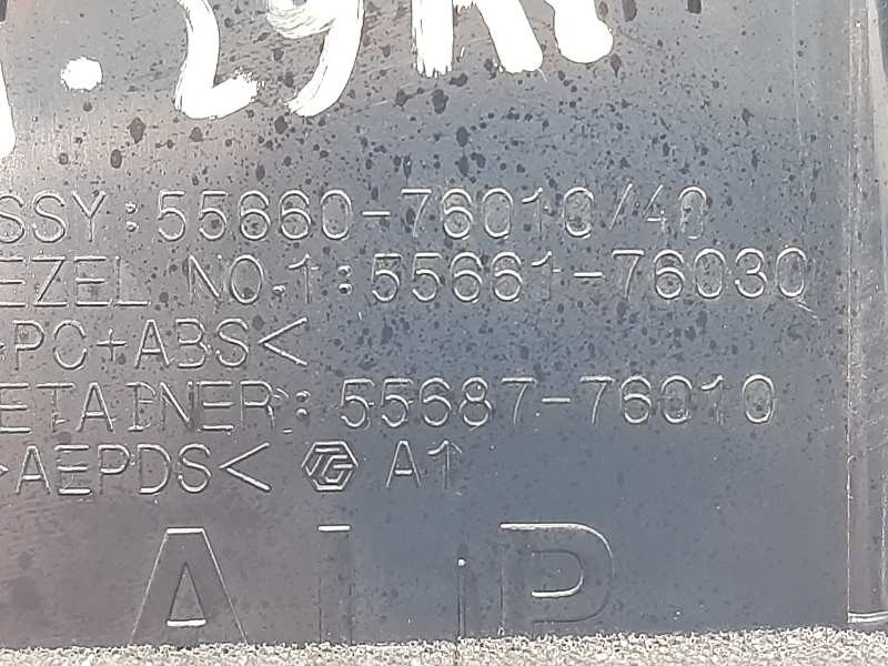 Recambio de rejilla aireadora para lexus ct 200h white edition referencia OEM IAM 5566076010 5566176030 5568776010