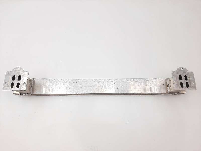 Recambio de refuerzo paragolpes trasero para lexus ct 200h white edition referencia OEM IAM 5217176010  