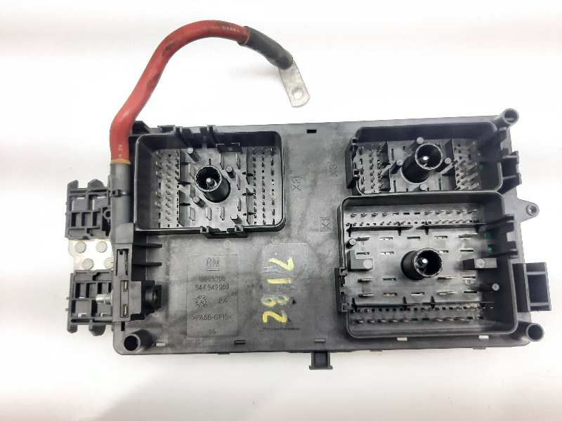 Recambio de caja reles / fusibles para opel insignia sports tourer edition referencia OEM IAM 1334347901  