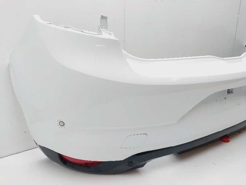 Recambio de paragolpes trasero para renault megane iv berlina 5p limited referencia OEM IAM 850221403R  