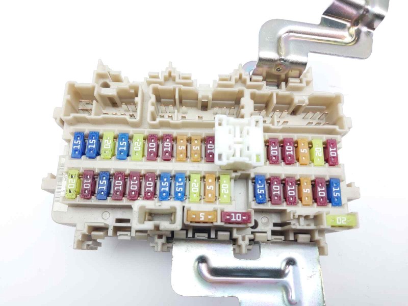 Recambio de caja reles / fusibles para nissan qashqai (j11) black edition referencia OEM IAM 4EB0A  