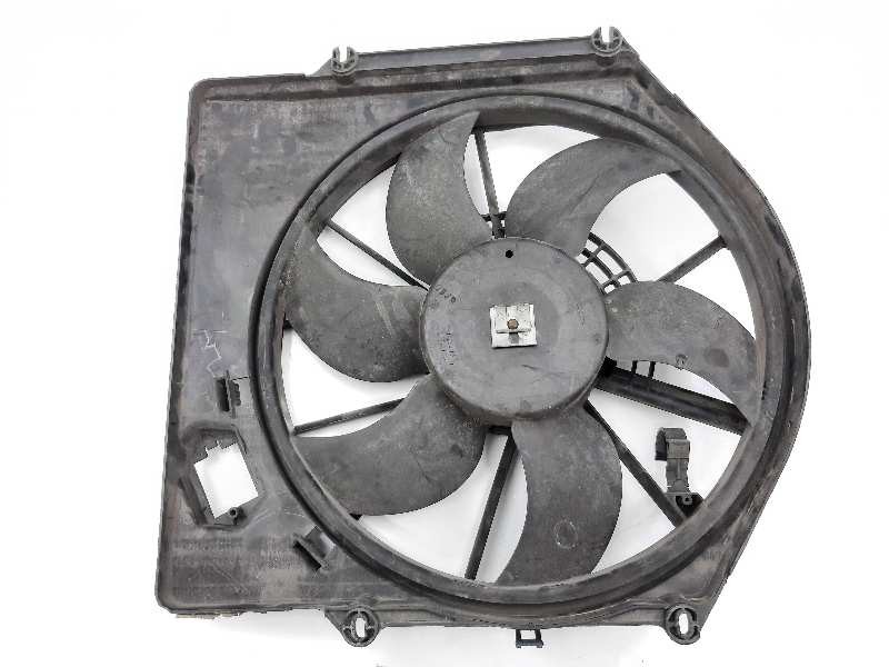 Recambio de electroventilador para renault clio ii fase i (b/cbo) 1.6 16v referencia OEM IAM 770088631 GATE 