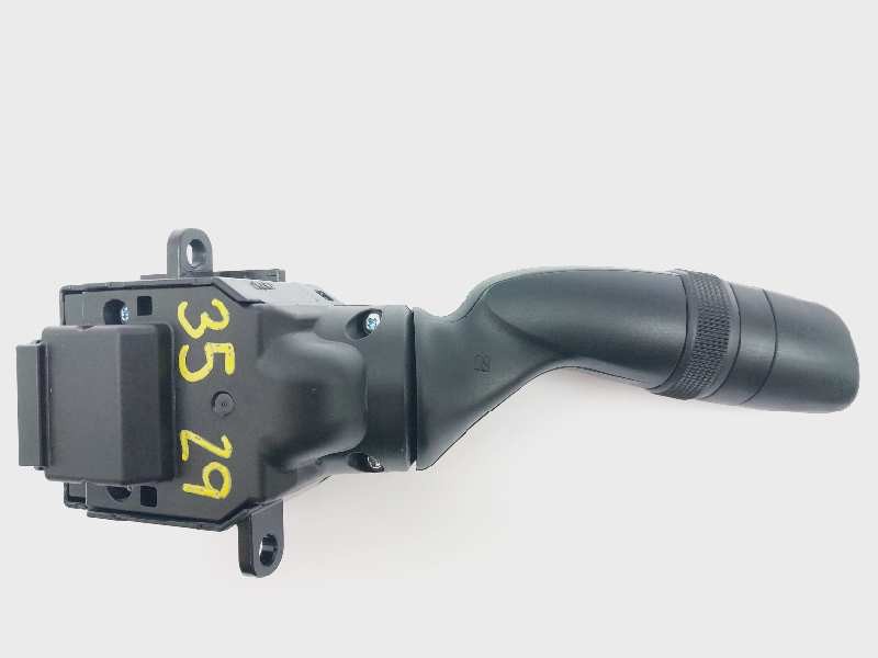 Recambio de mando luces para toyota yaris xpa1f referencia OEM IAM 02D7017J910  