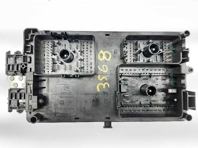 Recambio de caja reles / fusibles para opel insignia sports tourer edition referencia OEM IAM 1334347901 544949969 