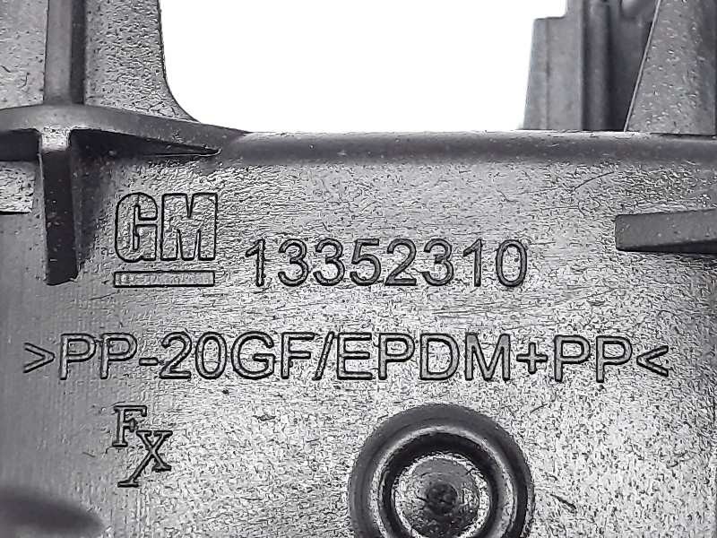 Recambio de tapa exterior combustible para opel insignia sports tourer edition referencia OEM IAM 13352310  