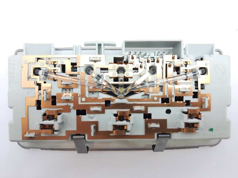 Recambio de luz interior para opel insignia sports tourer edition referencia OEM IAM 316627975  