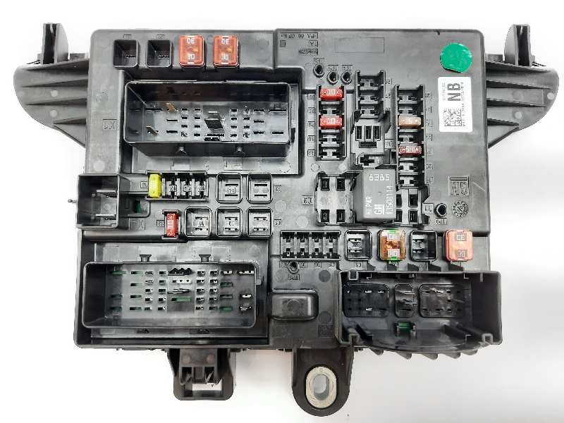 Recambio de caja reles / fusibles para opel insignia sports tourer edition referencia OEM IAM 1327731803  