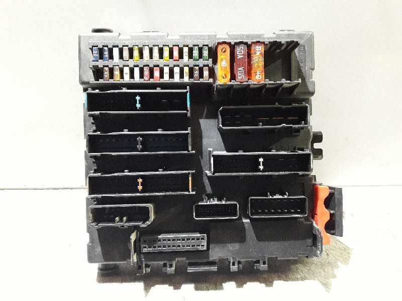 Recambio de caja reles / fusibles para opel vectra c berlina comfort referencia OEM IAM 13125487 519031108 