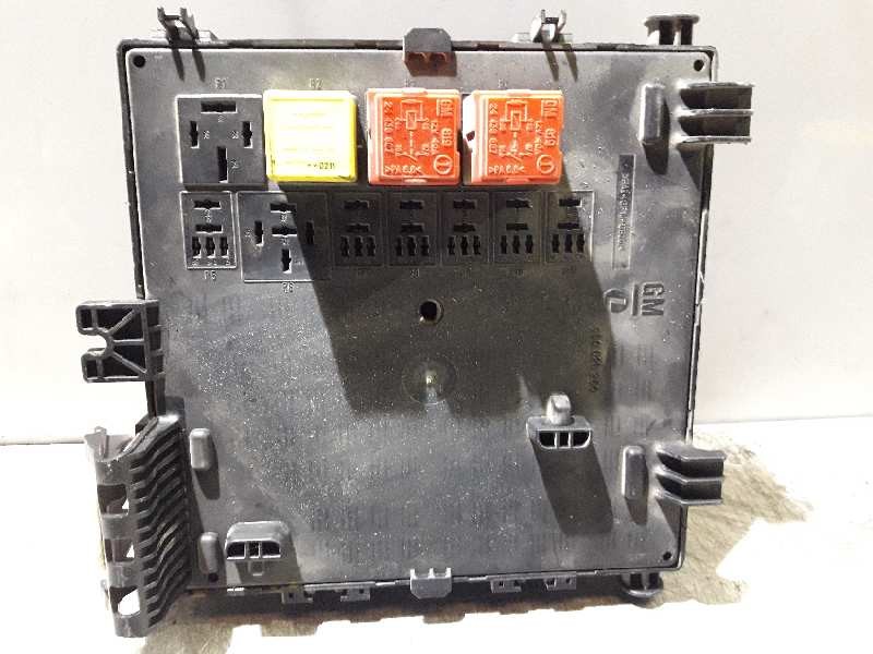 Recambio de caja reles / fusibles para opel vectra c berlina comfort referencia OEM IAM 13125487 519031108 