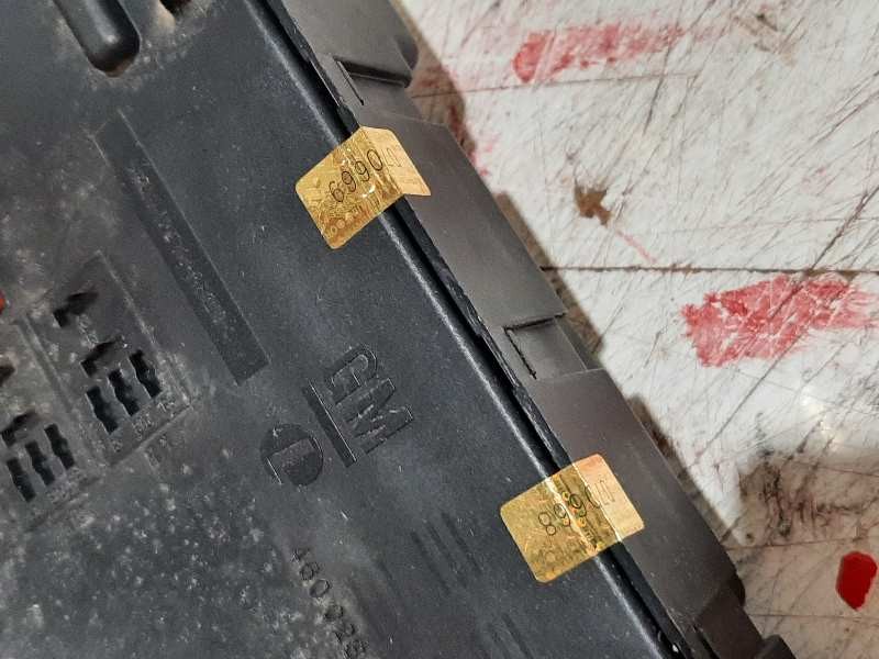 Recambio de caja reles / fusibles para opel vectra c berlina comfort referencia OEM IAM 13125487 519031108 