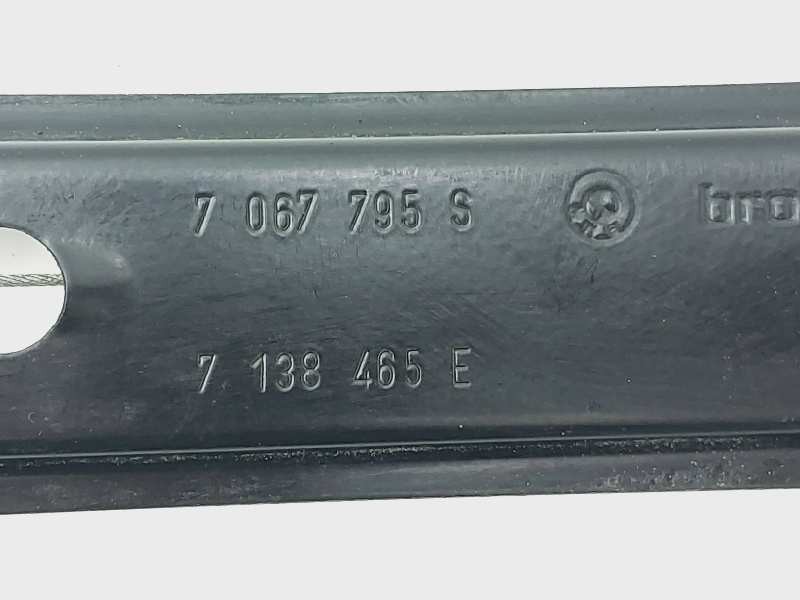 Recambio de elevalunas delantero izquierdo para bmw serie 1 berlina (e81/e87) 118d referencia OEM IAM 7067795S 7138465E 01308222