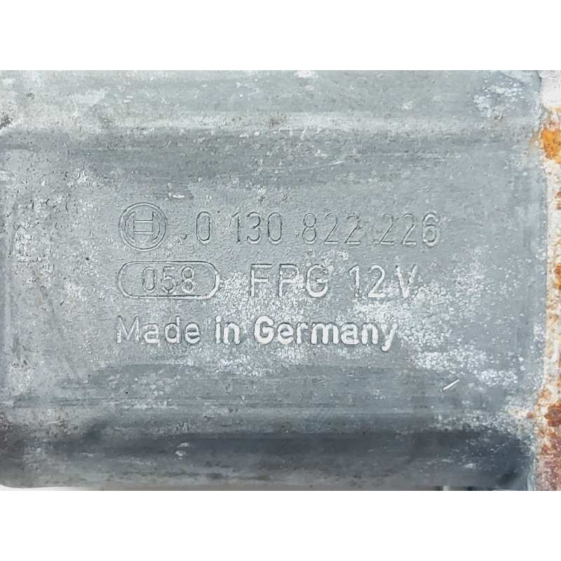 Recambio de elevalunas delantero izquierdo para bmw serie 1 berlina (e81/e87) 118d referencia OEM IAM 7067795S 7138465E 01308222