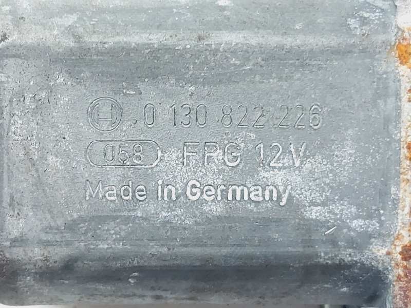 Recambio de elevalunas delantero izquierdo para bmw serie 1 berlina (e81/e87) 118d referencia OEM IAM 7067795S 7138465E 01308222