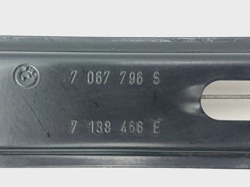 Recambio de elevalunas delantero derecho para bmw serie 1 berlina (e81/e87) 118d referencia OEM IAM 7067796S 7138466E 0130822227