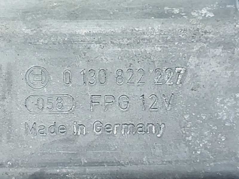 Recambio de elevalunas delantero derecho para bmw serie 1 berlina (e81/e87) 118d referencia OEM IAM 7067796S 7138466E 0130822227