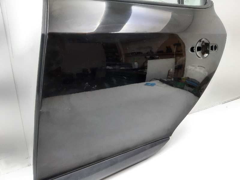 Recambio de puerta trasera izquierda para renault megane iii berlina 5 p expression referencia OEM IAM 821003885R  