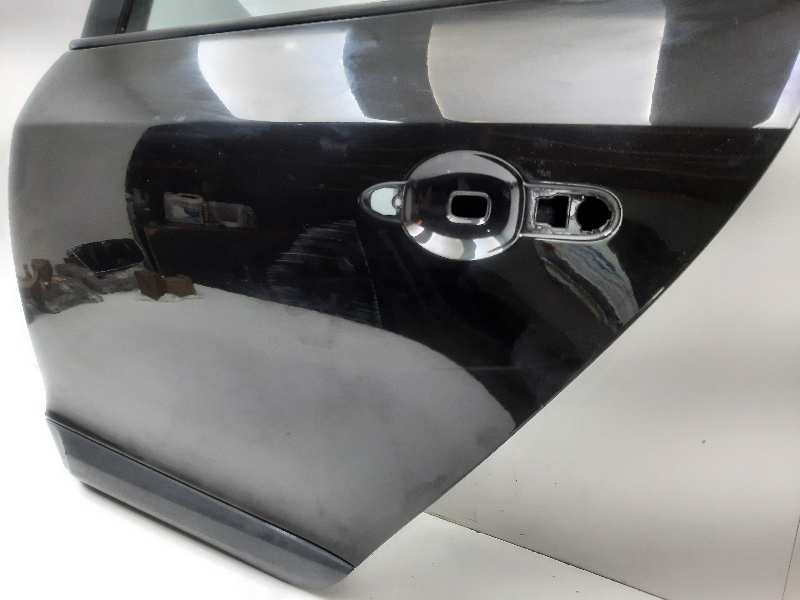 Recambio de puerta trasera izquierda para renault megane iii berlina 5 p expression referencia OEM IAM 821003885R  