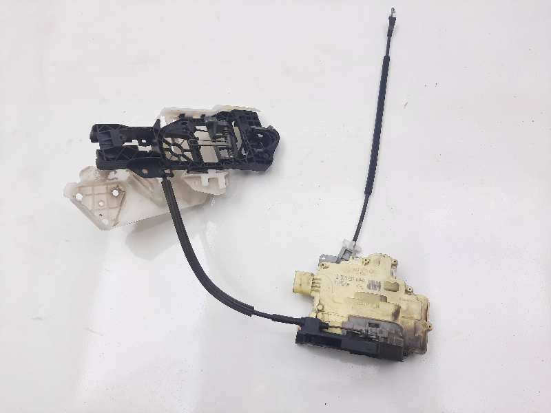 Recambio de cerradura puerta trasera izquierda para volkswagen passat berlina (3c2) highline referencia OEM IAM 3C4839015A  