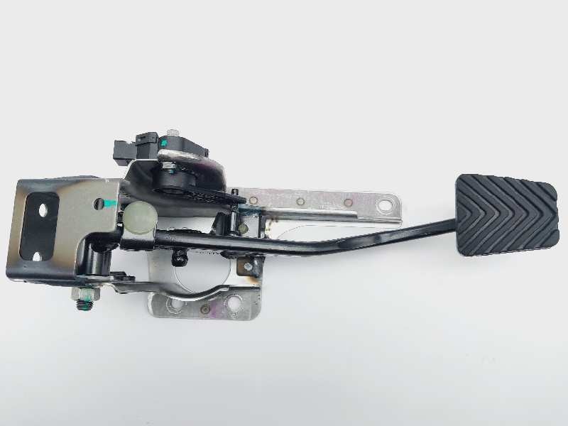 Recambio de pedal embrague para hyundai i20 klass referencia OEM IAM 32802Q0300  