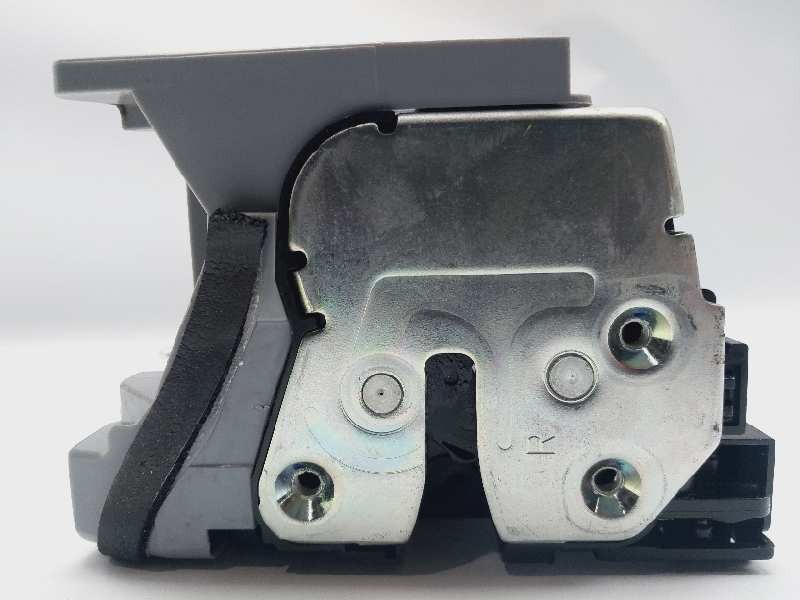 Recambio de cerradura puerta trasera derecha para hyundai i20 klass referencia OEM IAM 81420Q0000  