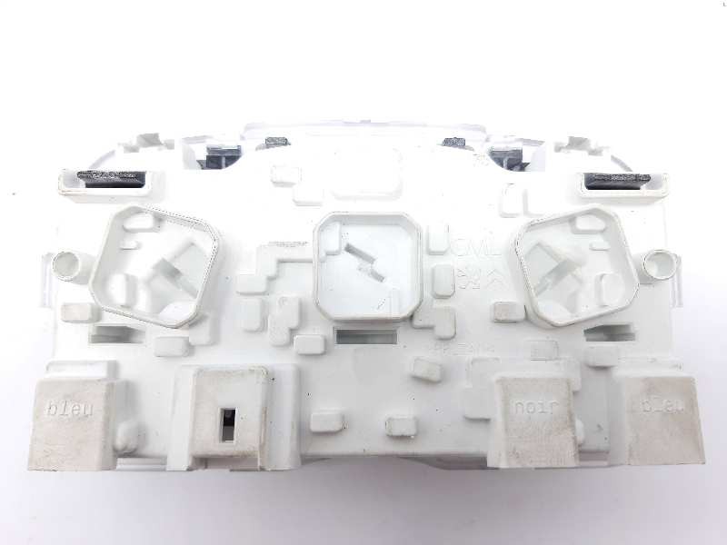 Recambio de luz interior para citroën c4 cactus rip curl referencia OEM IAM 96781445BJ01  