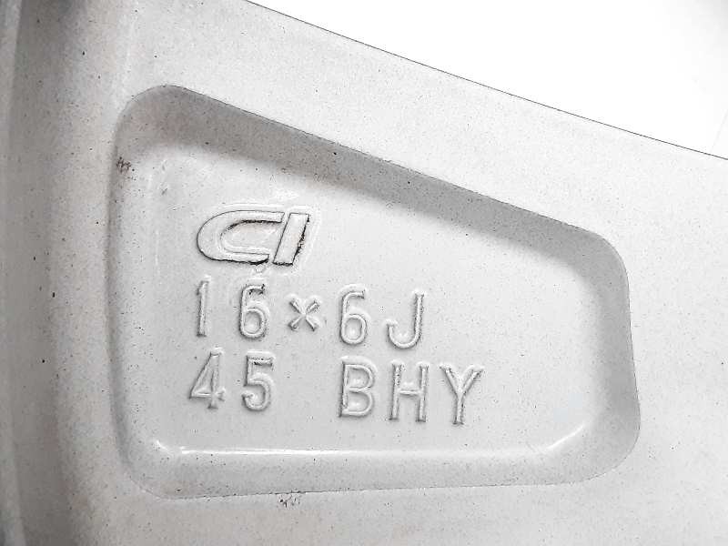 Recambio de llanta para lexus ct 200h white edition referencia OEM IAM 0052202013  