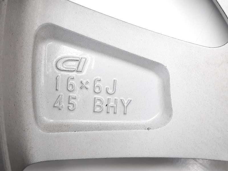 Recambio de llanta para lexus ct 200h white edition referencia OEM IAM 0052202013  