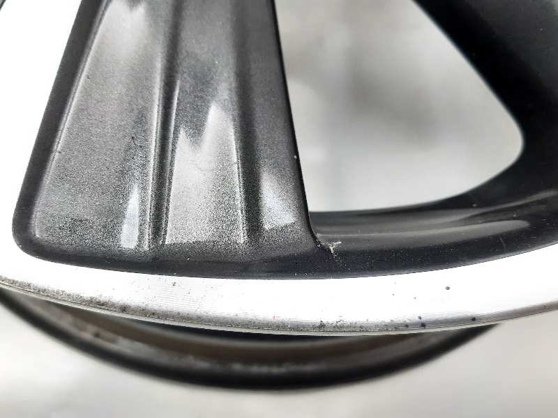 Recambio de llanta para lexus ct 200h white edition referencia OEM IAM 0052202013  