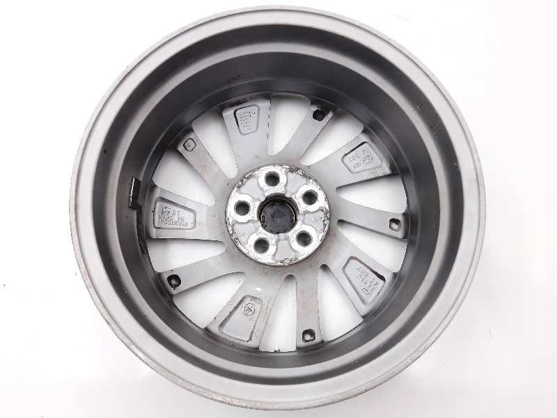 Recambio de llanta para lexus ct 200h white edition referencia OEM IAM 0052202013  