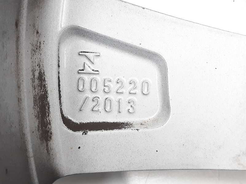 Recambio de llanta para lexus ct 200h white edition referencia OEM IAM 0052202013  