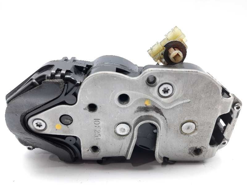 Recambio de cerradura puerta delantera derecha para opel insignia sports tourer edition referencia OEM IAM 13503802  