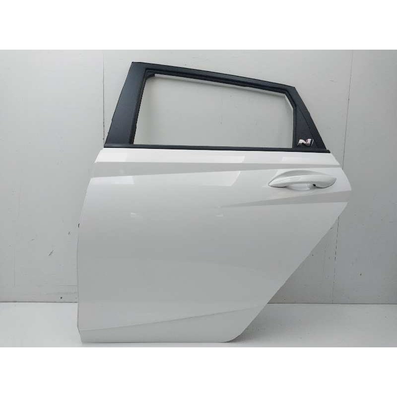 Recambio de puerta trasera izquierda para hyundai i20 klass referencia OEM IAM 77003C8000  