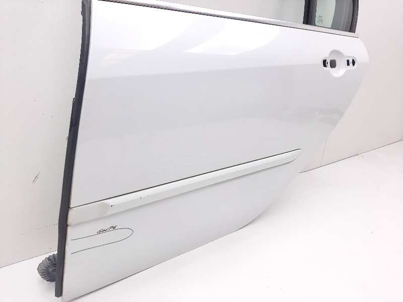 Recambio de puerta trasera izquierda para renault laguna iii referencia OEM IAM   