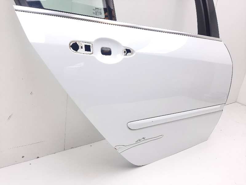 Recambio de puerta trasera derecha para renault laguna iii referencia OEM IAM   