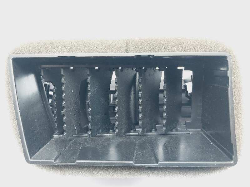 Recambio de rejilla aireadora para hyundai i20 klass referencia OEM IAM 97490T7000  
