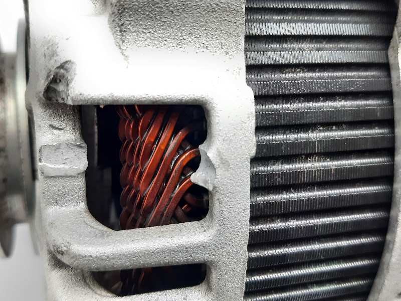 Recambio de alternador para kia carens ( ) drive referencia OEM IAM 373002A900  