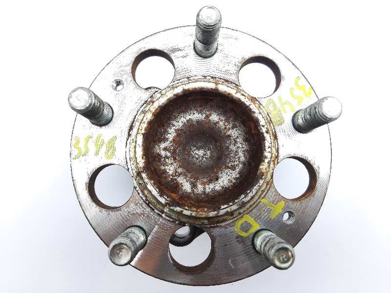 Recambio de buje para kia carens ( ) drive referencia OEM IAM 52730A4000  