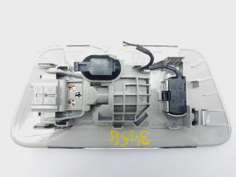 Recambio de luz interior para toyota aygo x-cite referencia OEM IAM 812600H010 812600H020 A004B9