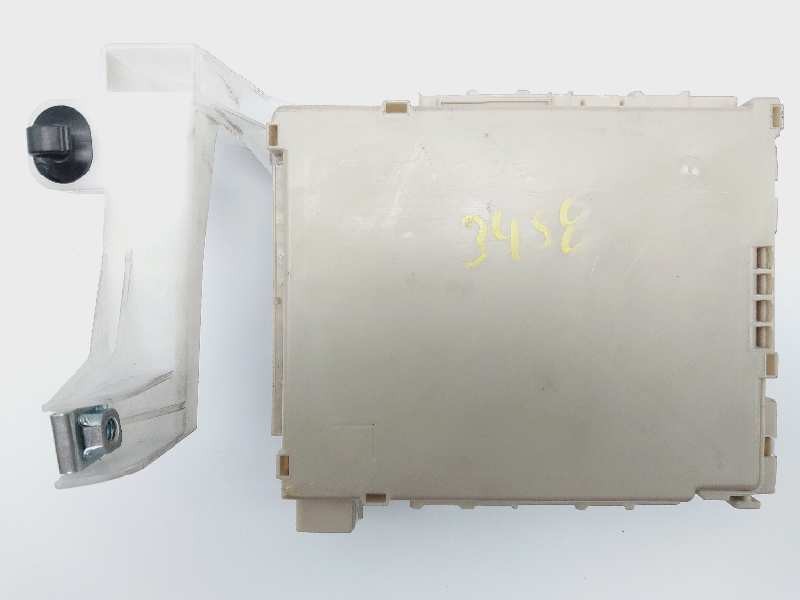 Recambio de caja reles / fusibles para toyota aygo x-cite referencia OEM IAM 827300H030A  