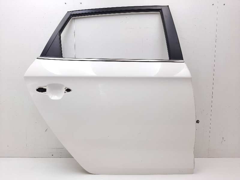 Recambio de puerta trasera derecha para kia carens ( ) drive referencia OEM IAM   