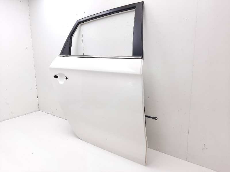 Recambio de puerta trasera derecha para kia carens ( ) drive referencia OEM IAM   