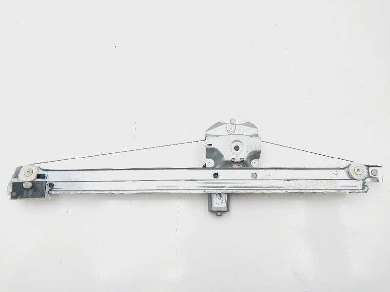 Recambio de elevalunas delantero derecho para renault trafic 2.0 dci referencia OEM IAM 807207538R  