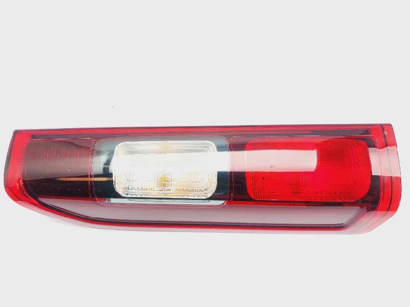 Recambio de piloto trasero izquierdo para renault trafic 2.0 dci referencia OEM IAM 265556737R  